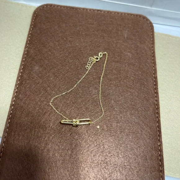 Elegant Gold Bracelet 18 k